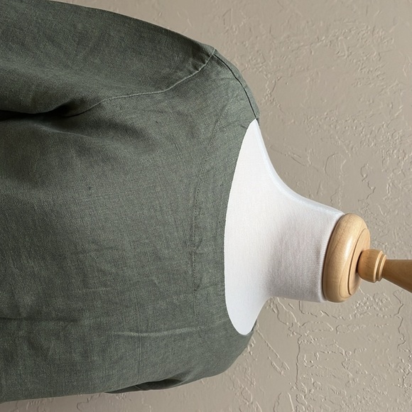 notPERFECTLINEN January Top in Forest Green Linen, S/M - Picture 4 of 9
